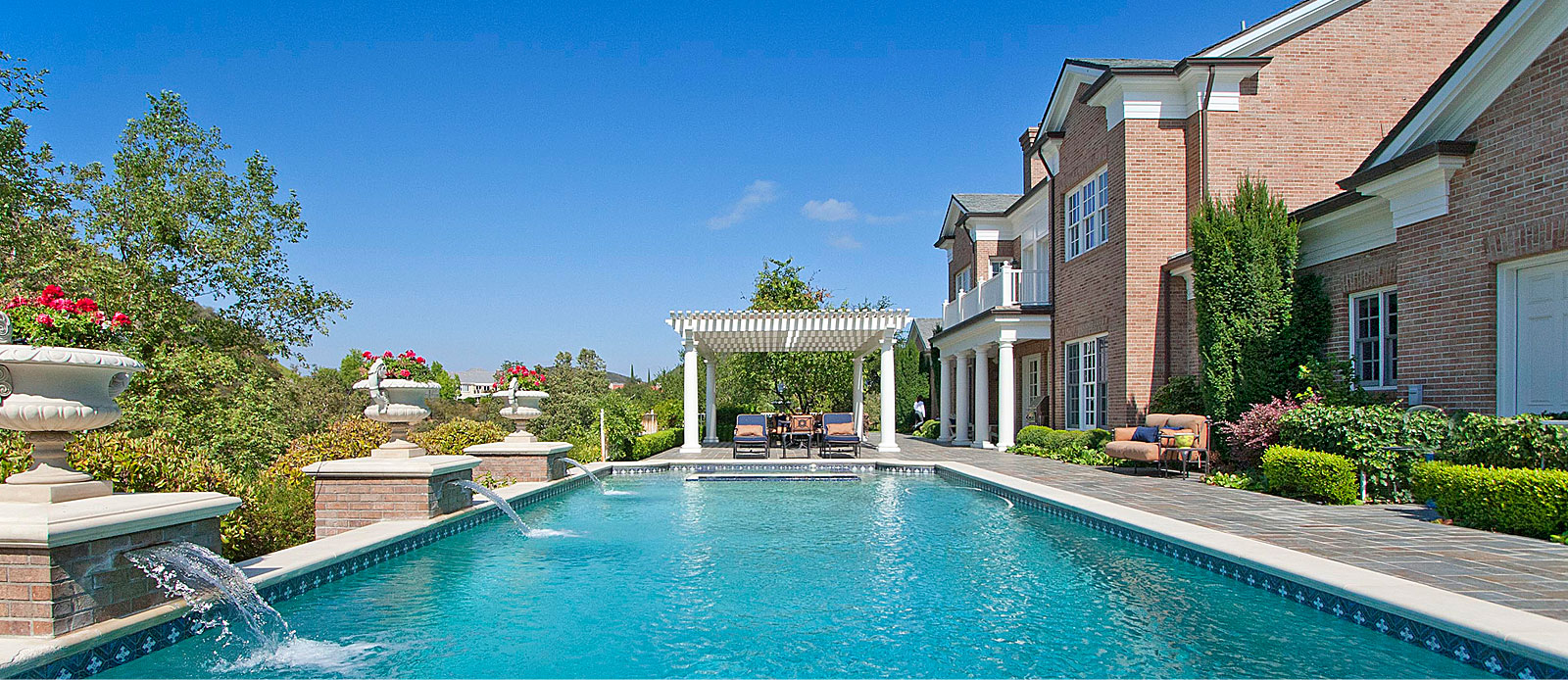 Luxury pool